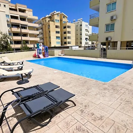 2 Retreat With Pool & Free Wi-fi