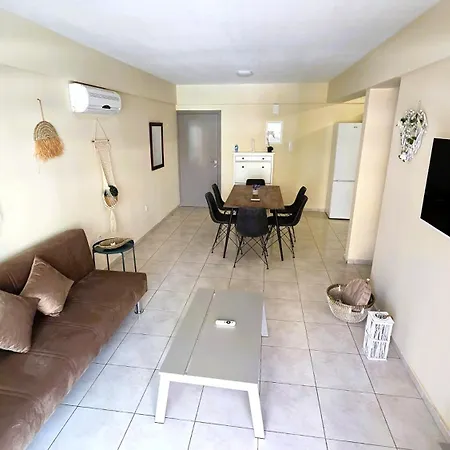 2 Retreat With Pool & Free Wi-fi * Ларнака
