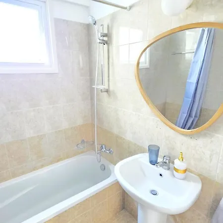 Apartmán 2 Retreat With Pool & Free Wi-fi *