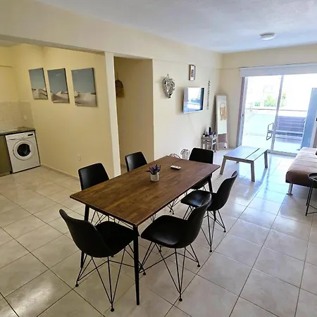 2 Retreat With Pool & Free Wi-fi Apartmán