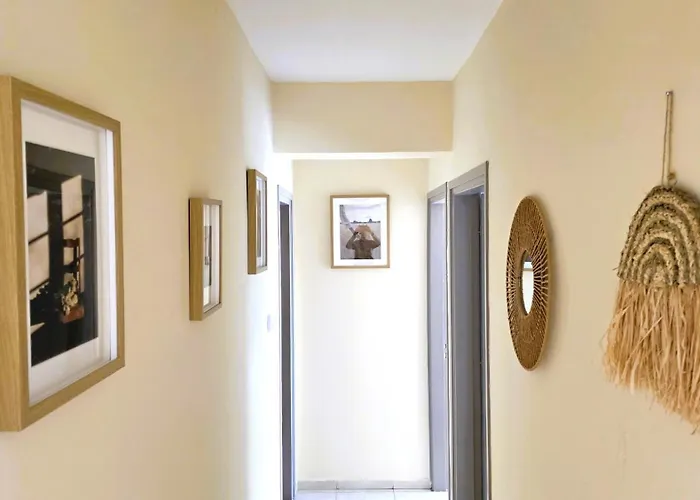 2 Retreat With Pool & Free Wi-fi