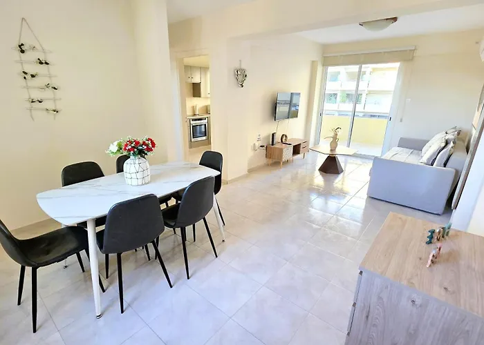 2 Retreat With Pool & Free Wi-fi Ларнака